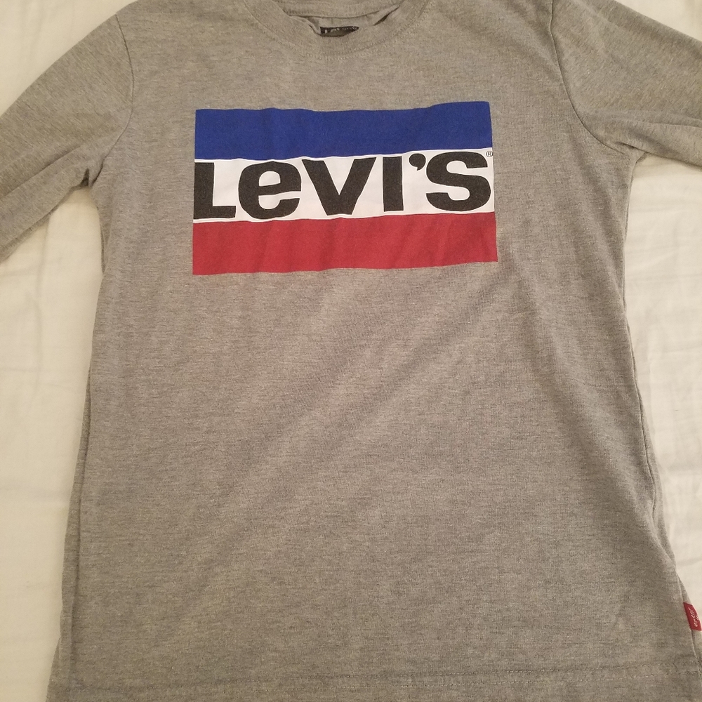 Long sleeve Levi's shirt